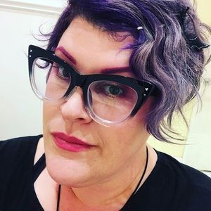 Meet your Posher, Hillary